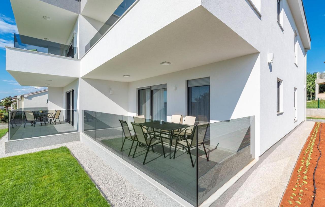 Apart Residence Blue Sea Пореч Экстерьер фото