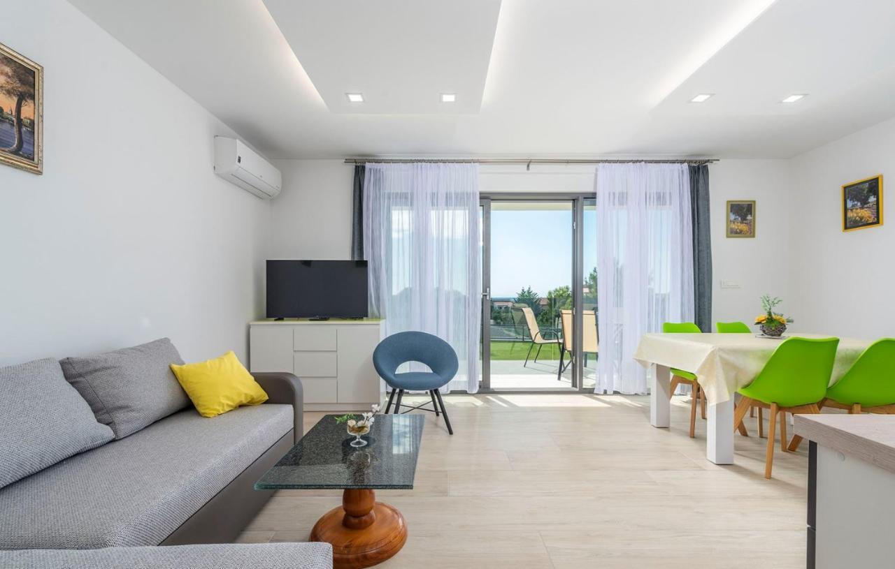 Apart Residence Blue Sea Пореч Экстерьер фото