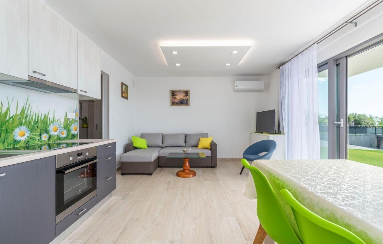 Apart Residence Blue Sea Пореч Экстерьер фото